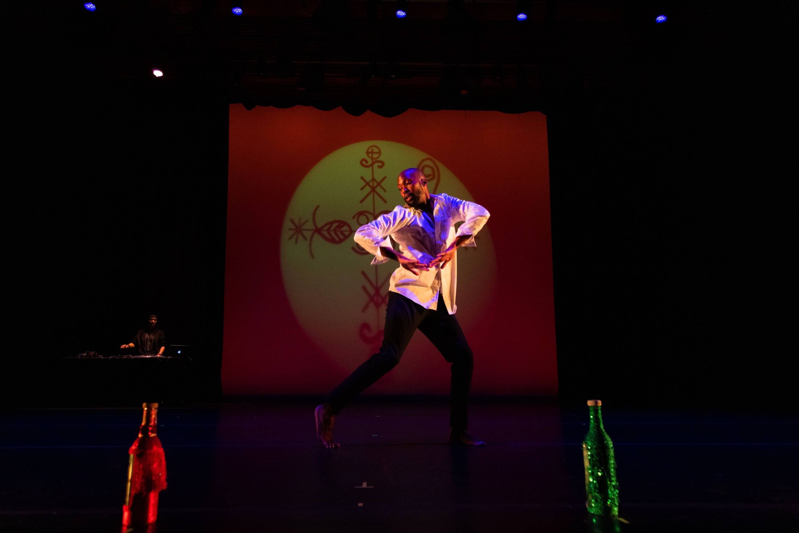 JAE Dance Center - Traka